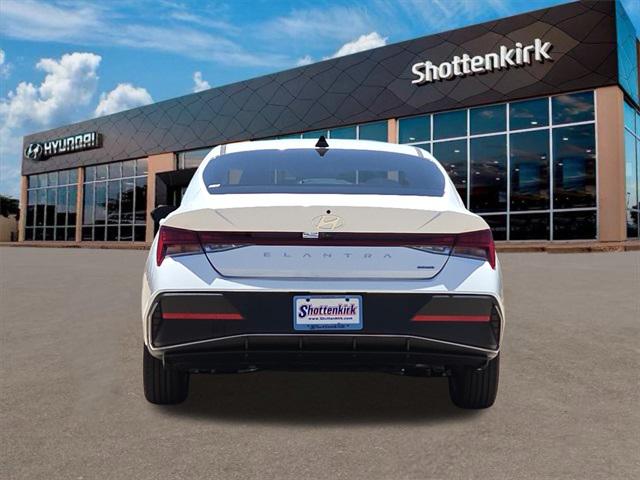 2025 Hyundai Elantra Hybrid Blue photo 4
