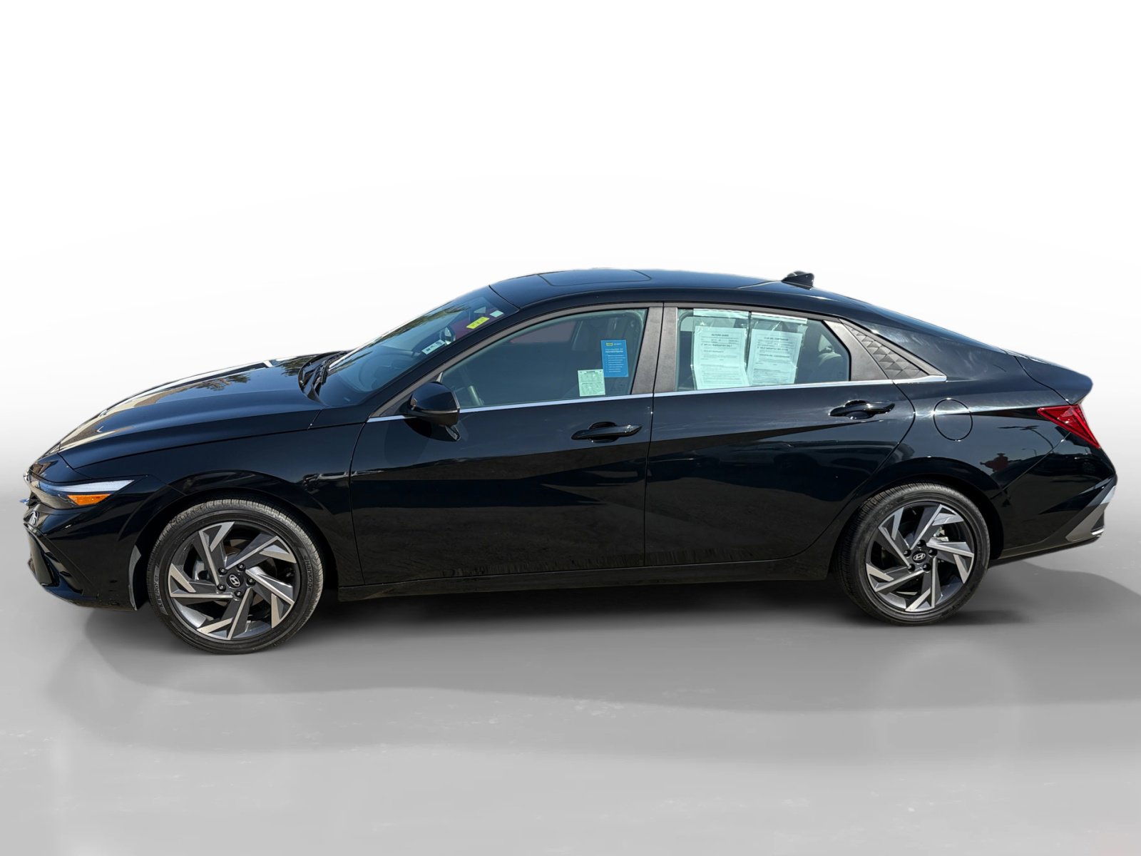 2025 Hyundai Elantra Hybrid Limited photo 2