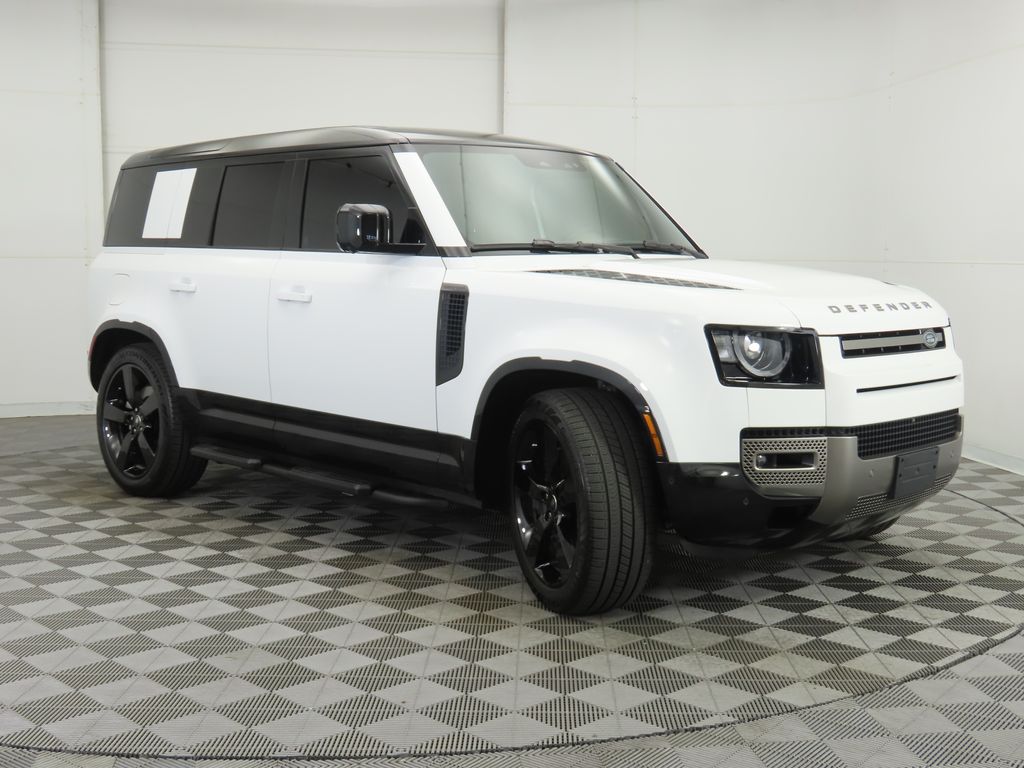 2025 Land Rover Defender 110 X-Dynamic SE photo 3