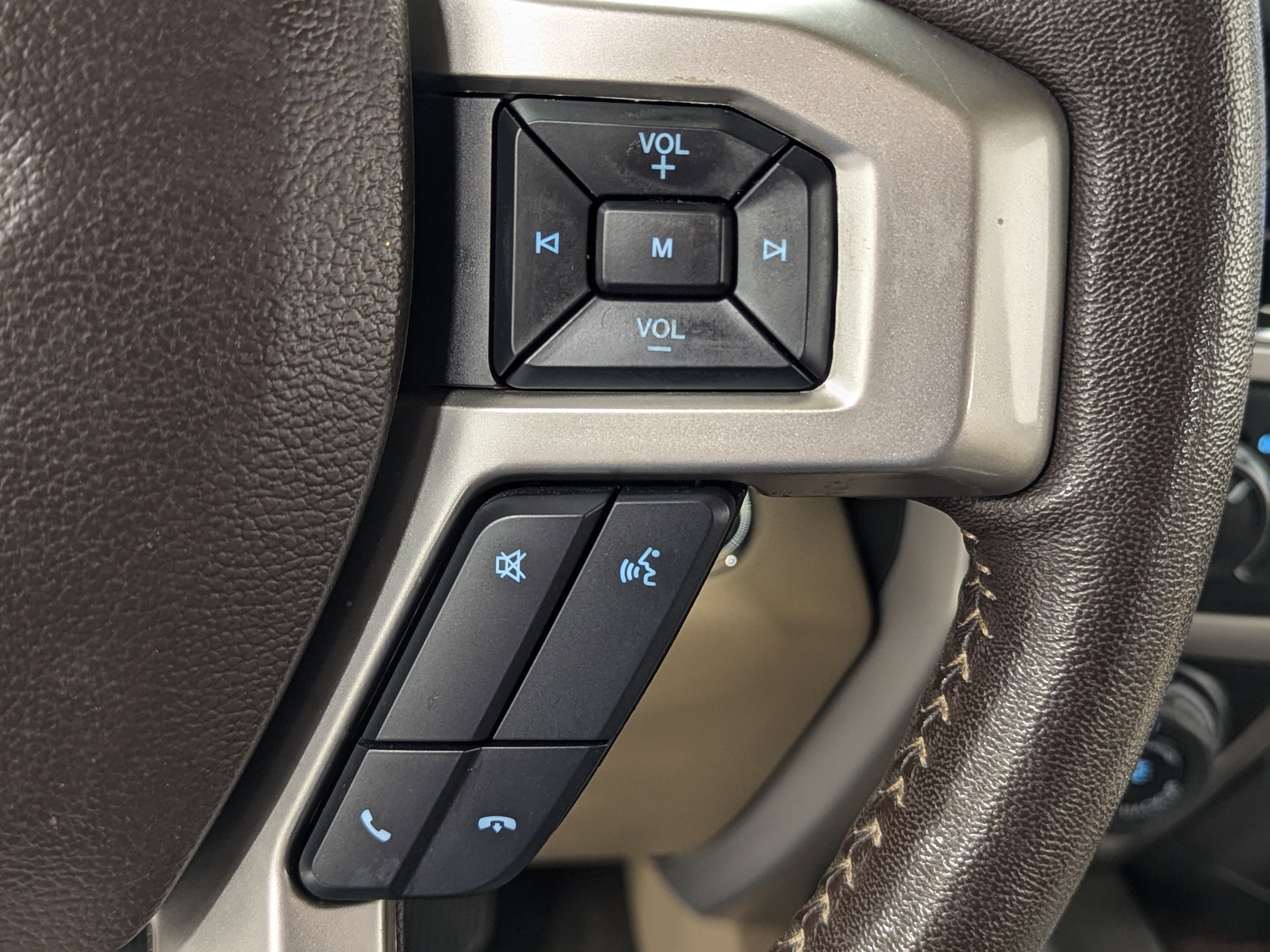 2020 Ford F-150 Lariat photo 17