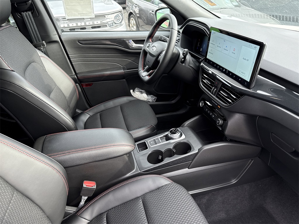 2025 Ford Escape ST-Line photo 22