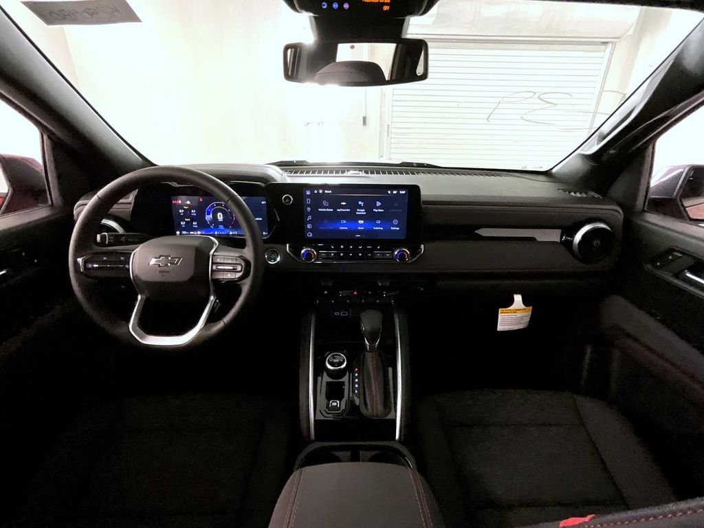2025 Chevrolet Colorado Z71 photo 13
