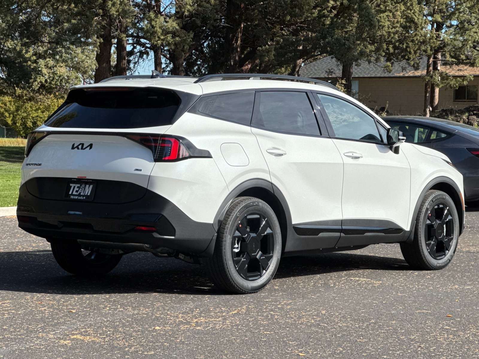 2026 Kia Sportage Plug-In Hybrid X-Line photo 4