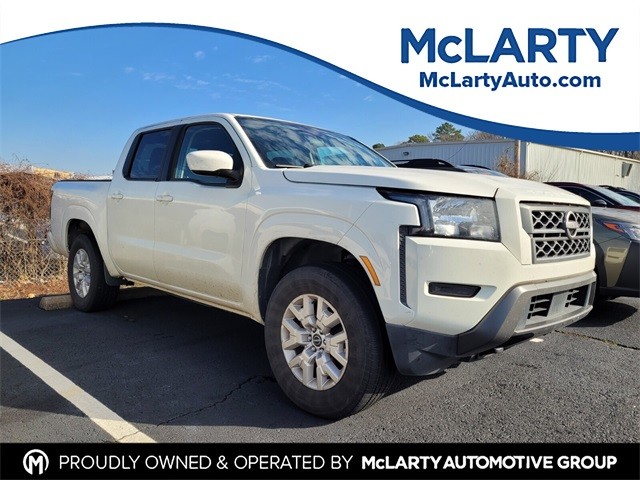 2022 Nissan Frontier SV's photo