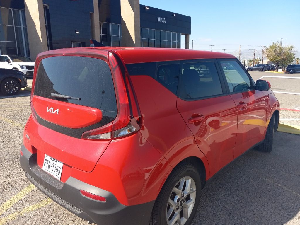 2022 Kia Soul LX photo 6