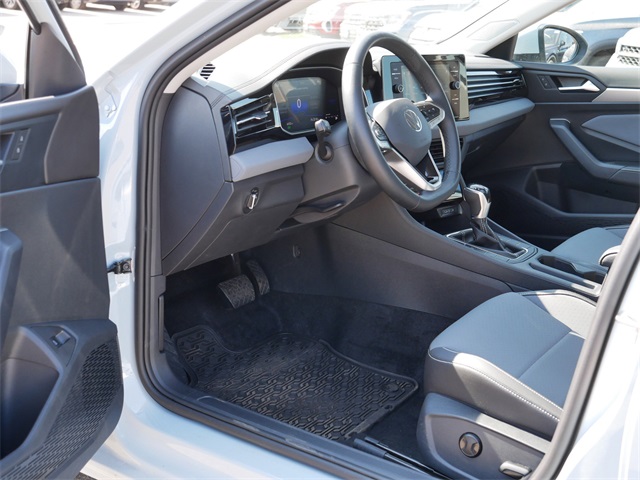 2025 Volkswagen Jetta 1.5T SE photo 11