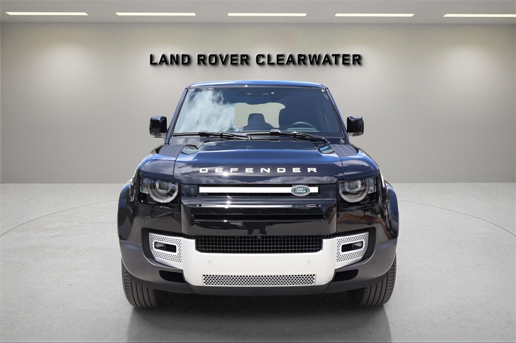 2025 Land Rover Defender 110 S photo 7