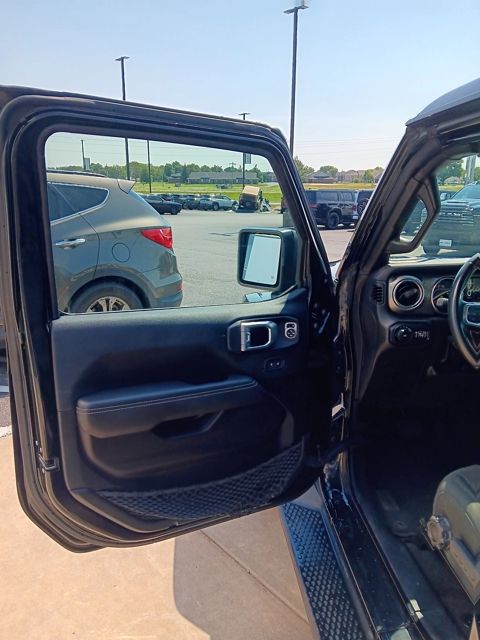 2022 Jeep Wrangler Unlimited Sahara photo 11
