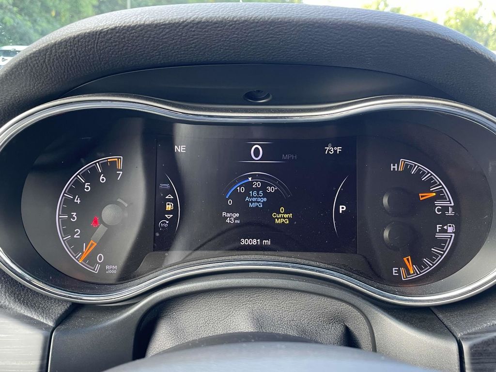 2021 Jeep Grand Cherokee Laredo X photo 23