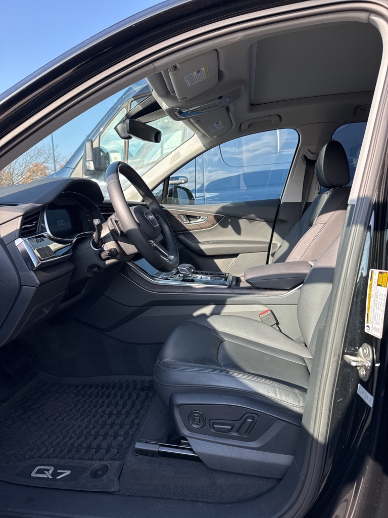 2022 Audi Q7 Premium Plus photo 3