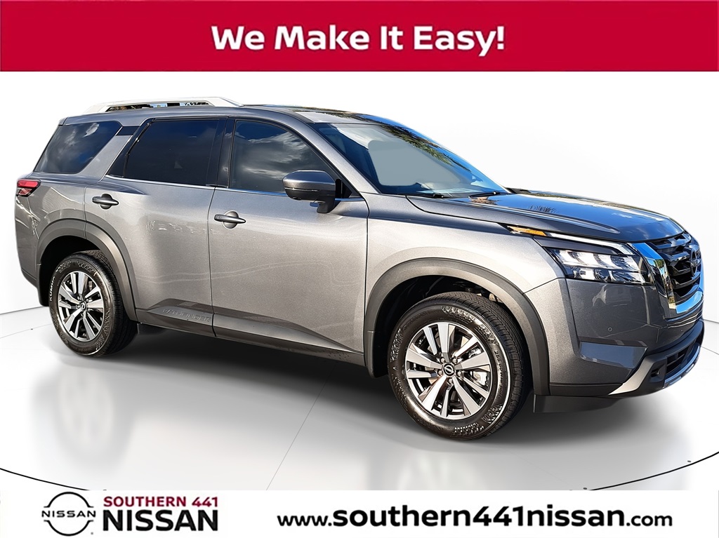 2025 Nissan Pathfinder SL's photo