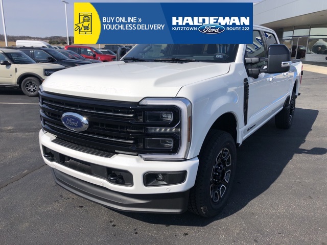 2025 Ford F-250 Super Duty Platinum's photo