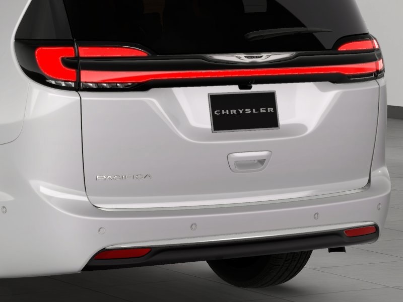 2026 Chrysler Pacifica Pinnacle photo 16