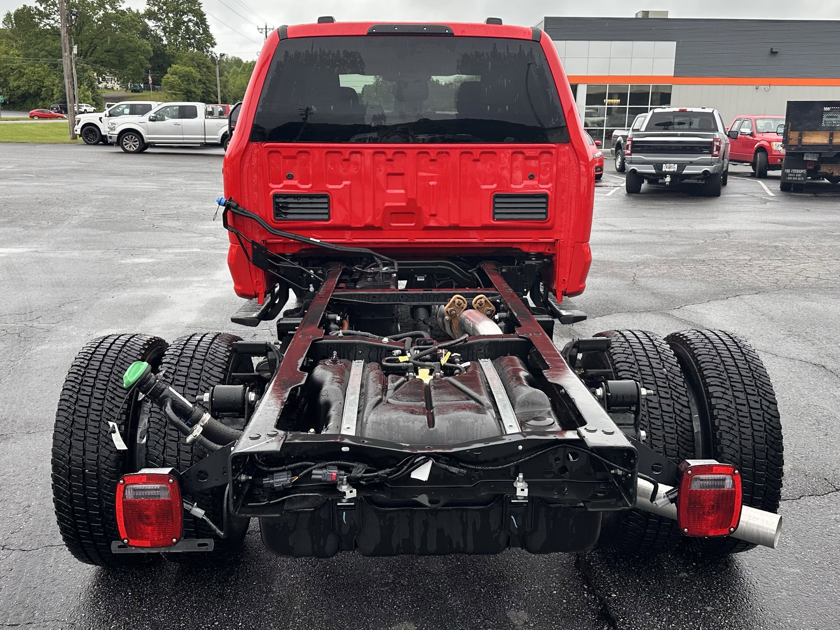 2025 Ford F-350 XLT photo 2