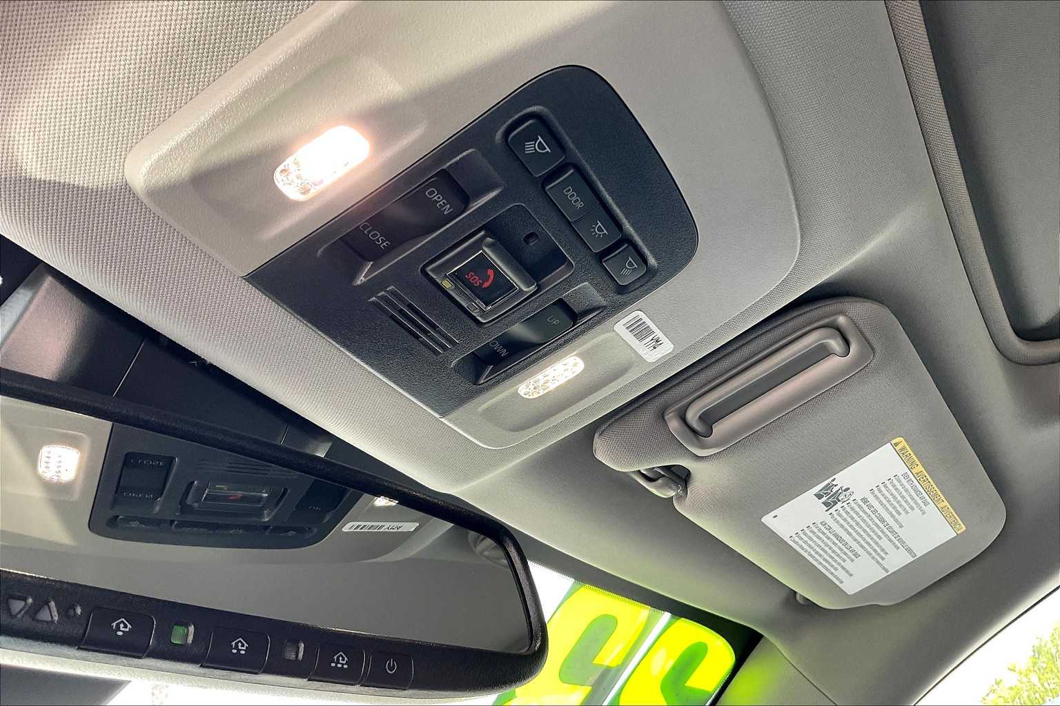 2023 Toyota Camry Hybrid XSE photo 33