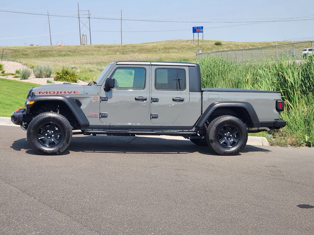 2023 Jeep Gladiator Mojave photo 2