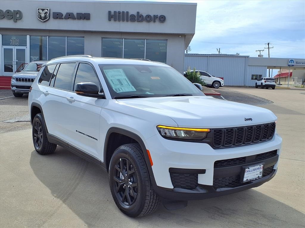 2025 Jeep Grand Cherokee L Altitude's photo