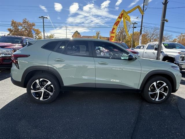 2024 Chevrolet Trax RS photo 3