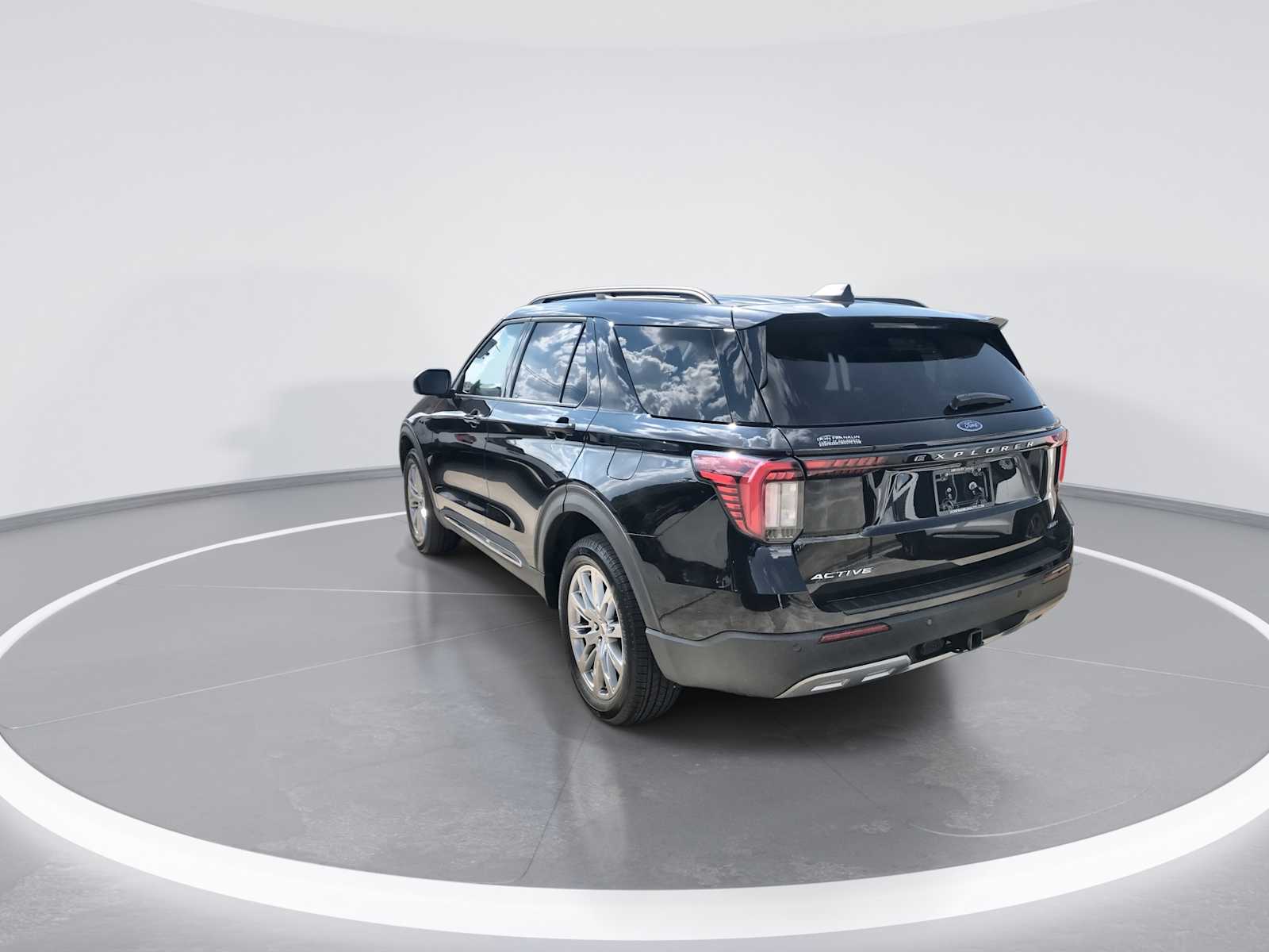2025 Ford Explorer photo 6