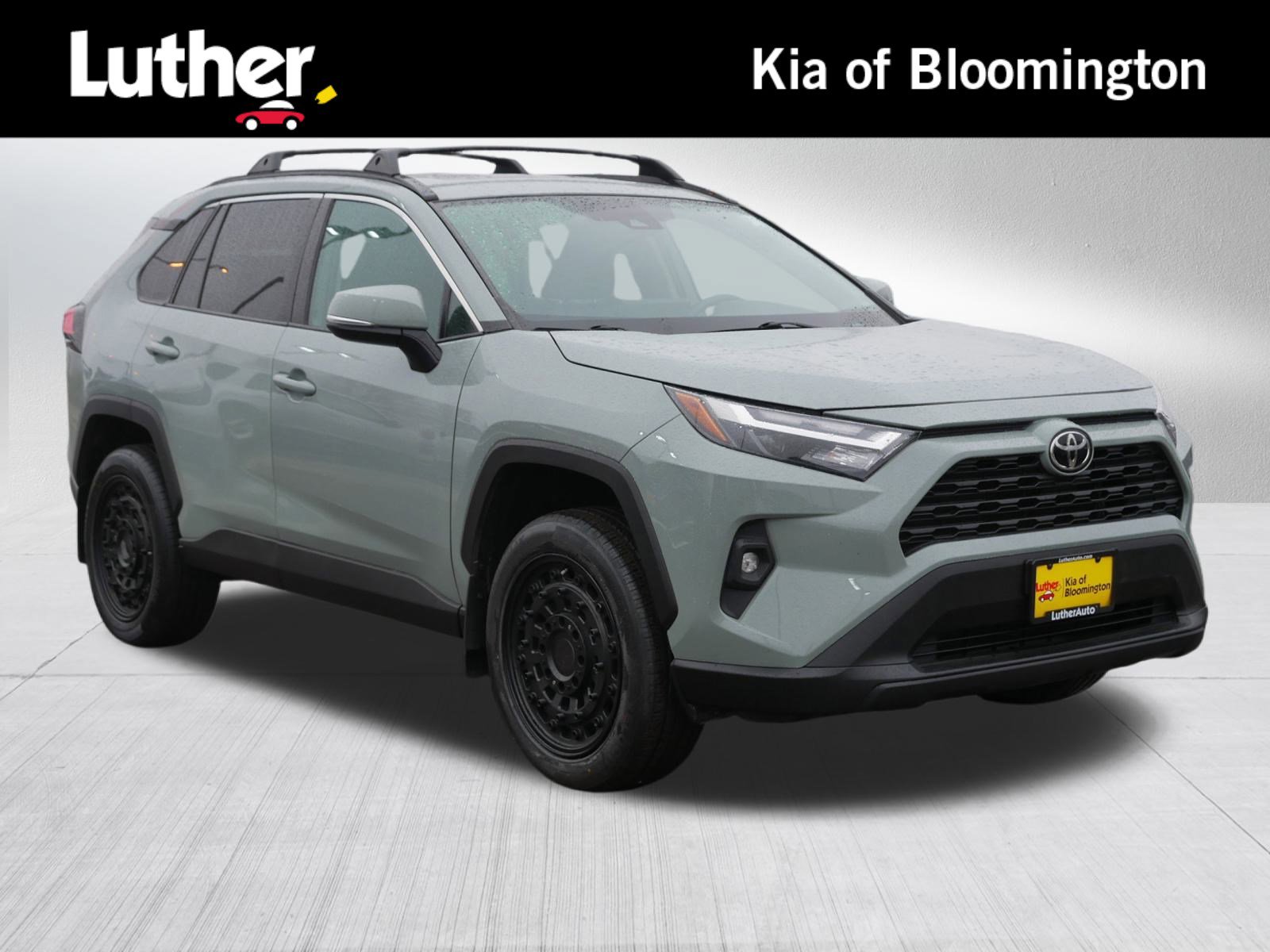 2022 Toyota RAV4 XLE Premium's photo