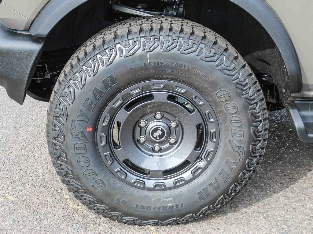 2025 Ford Bronco Outer Banks photo 6