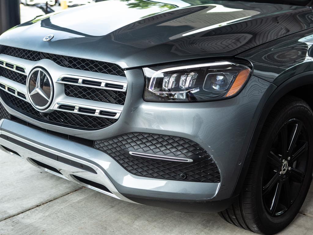 2023 Mercedes Benz GLS 450 4MATIC photo 4