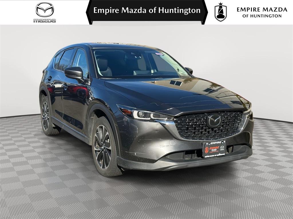 2022 Mazda CX-5 S Premium package's photo