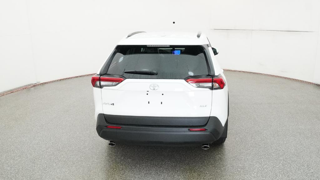 2025 Toyota RAV4 XLE photo 18