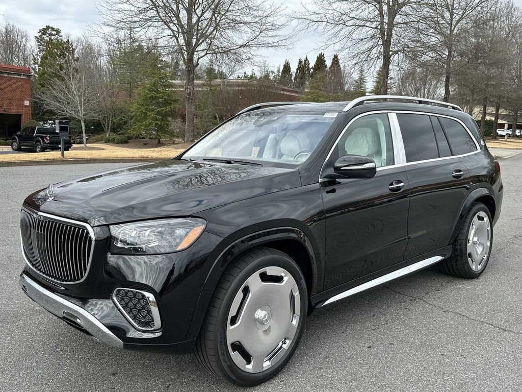2025 Mercedes Benz GLS Maybach 600 4MATIC photo 4