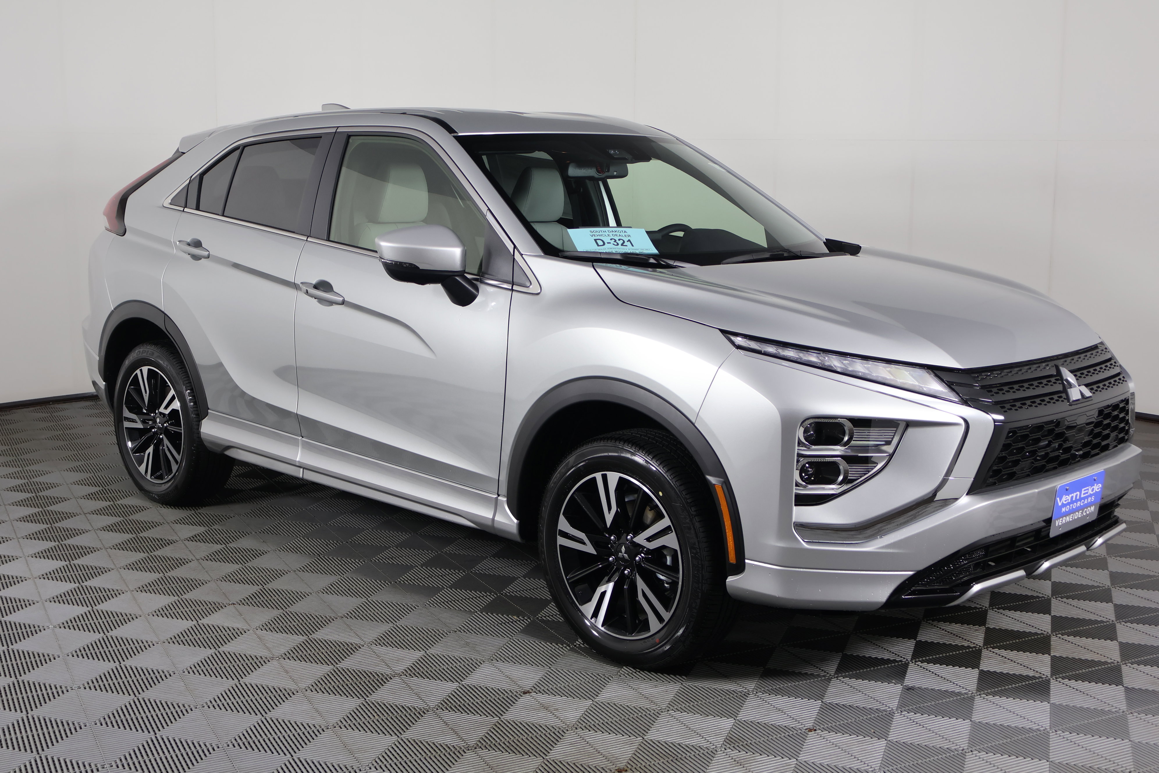 2025 Mitsubishi Eclipse Cross SEL photo 4