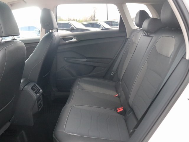 2025 Volkswagen Taos SE photo 23