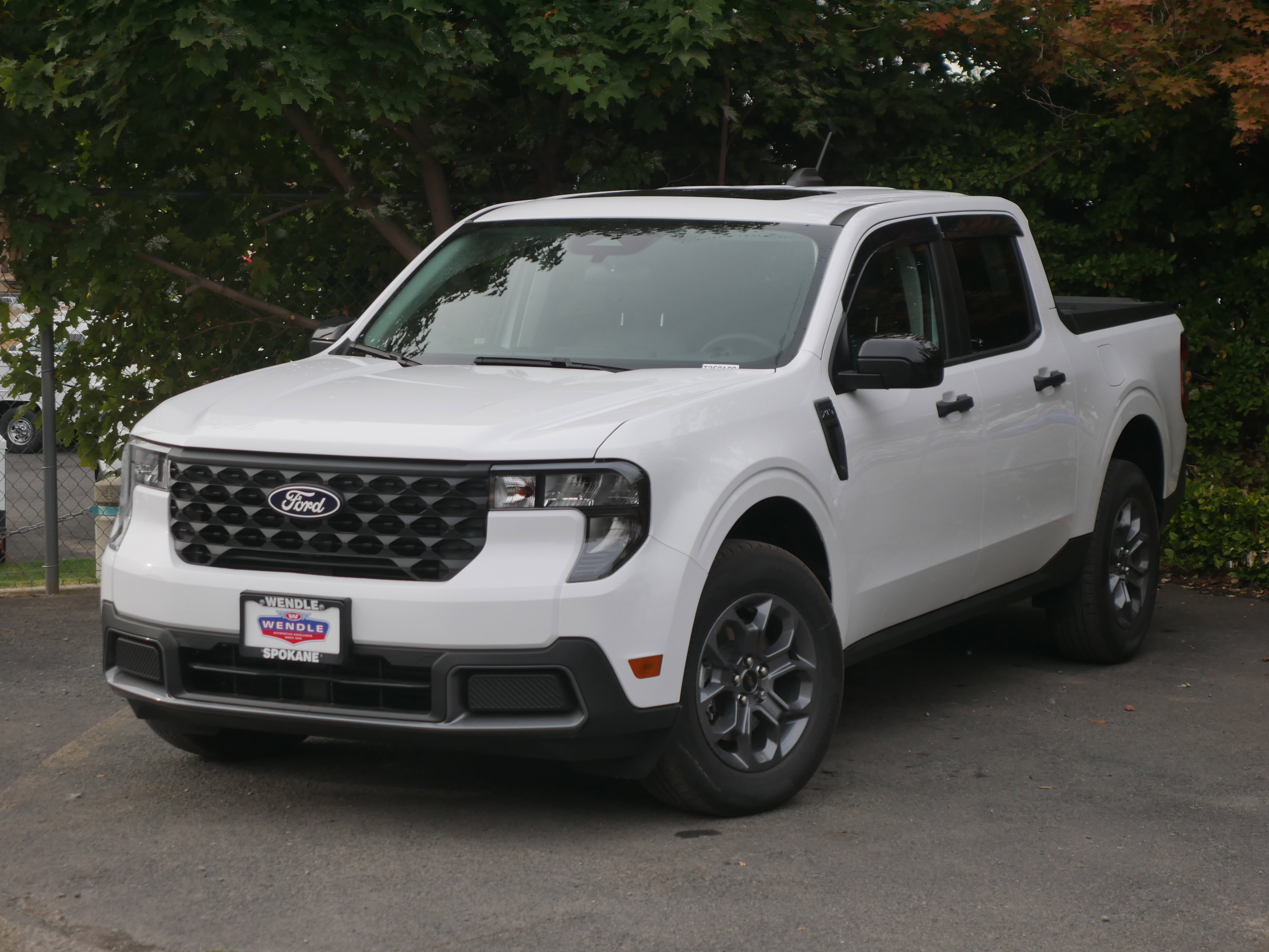 2025 Ford Maverick XLT photo 2