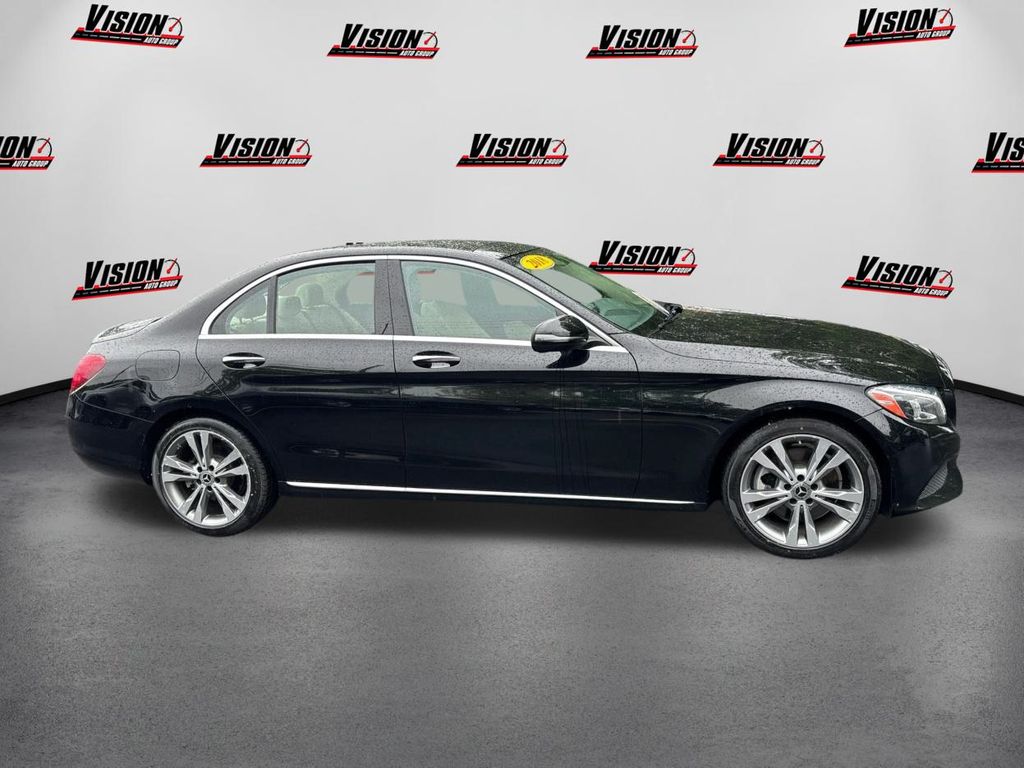 2018 Mercedes Benz C 300 photo 4