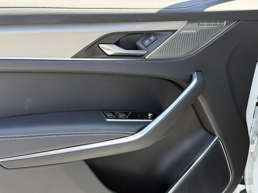 2025 Jaguar F-PACE P250 R-Dynamic S photo 10