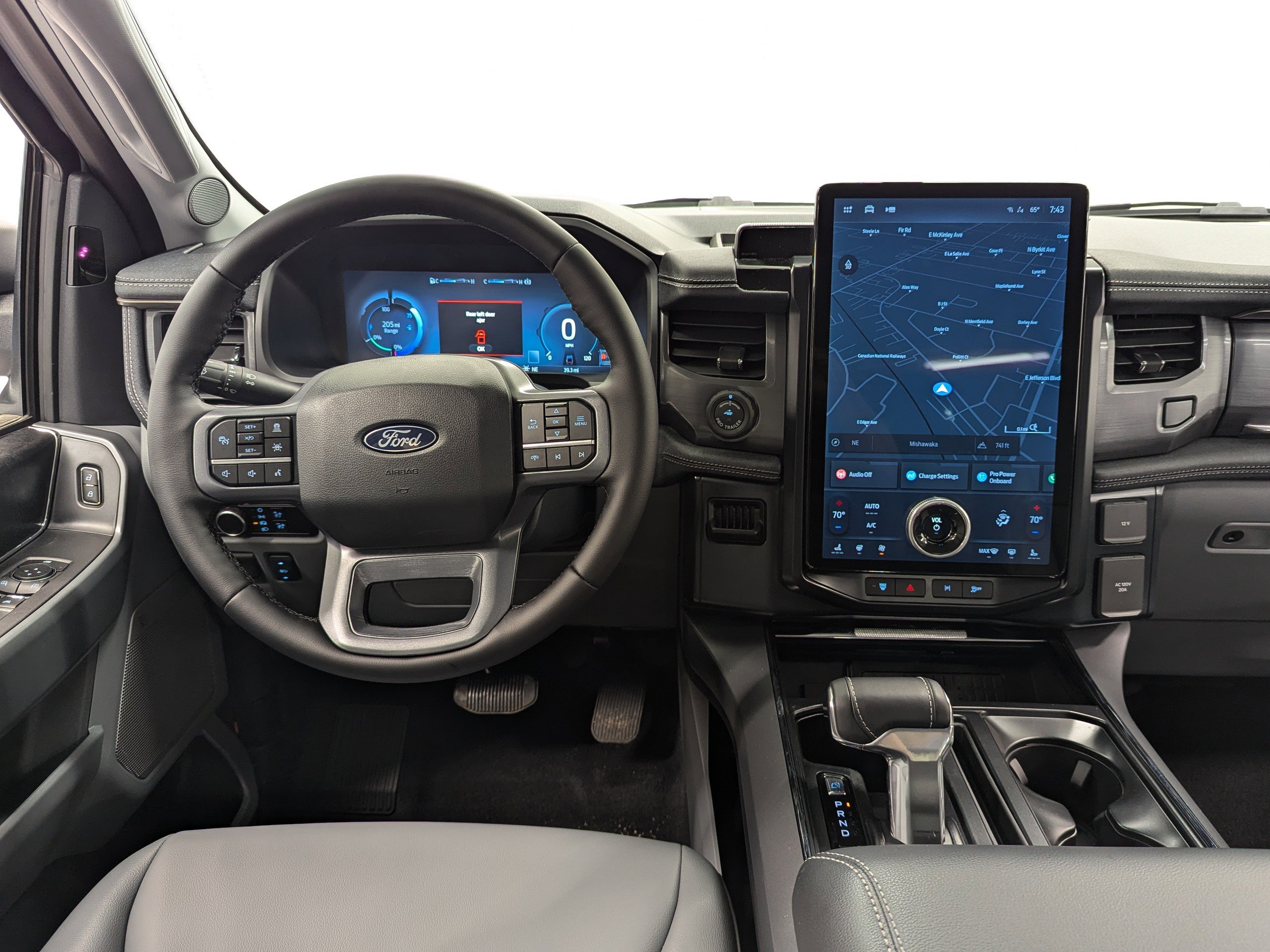 2025 Ford F-150 Lightning photo 14