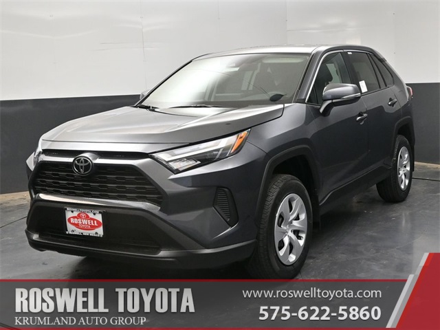 2025 Toyota RAV4 LE's photo