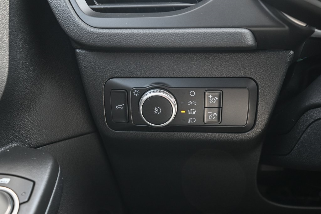 2020 Ford Escape SEL photo 31