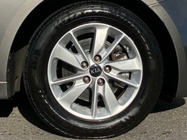 2018 Kia Optima LX photo 15