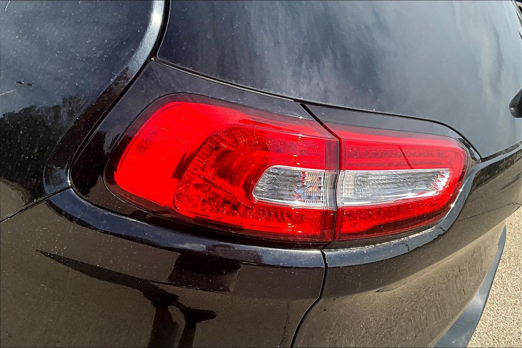 2016 Jeep Cherokee Latitude photo 20