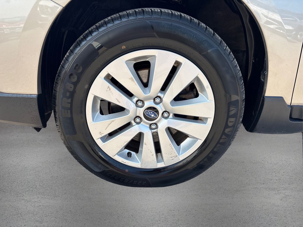 2019 Subaru Outback Premium photo 10
