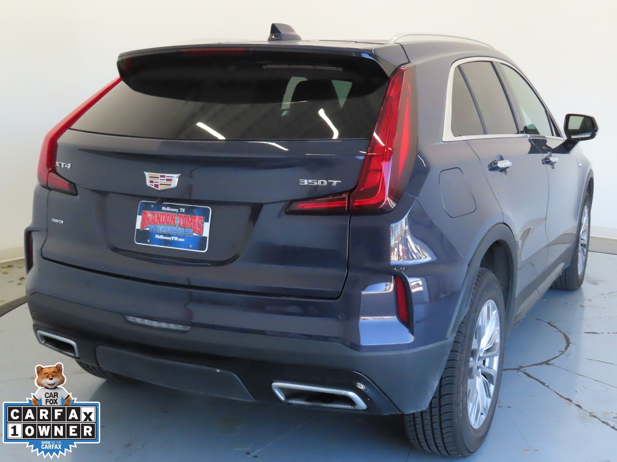 2024 Cadillac XT4 Premium Luxury photo 3