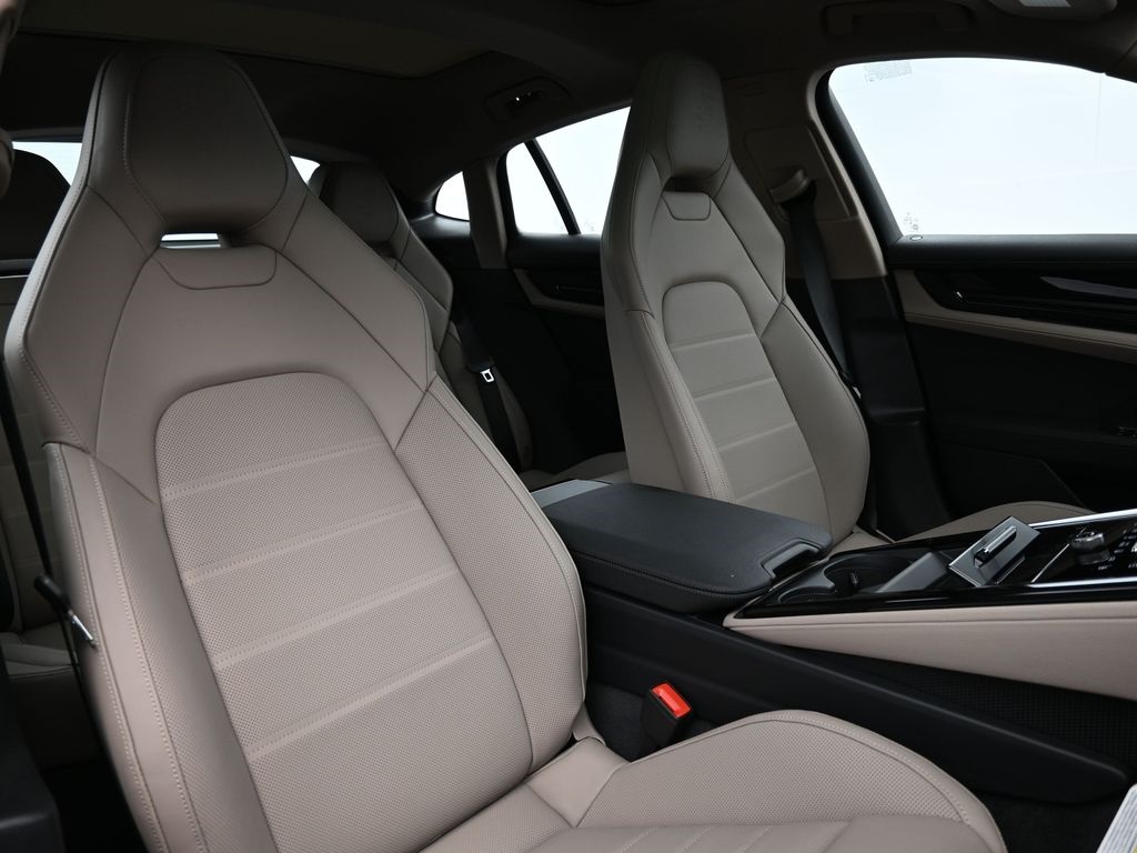 2026 Porsche Panamera E-Hybrid 4 photo 25