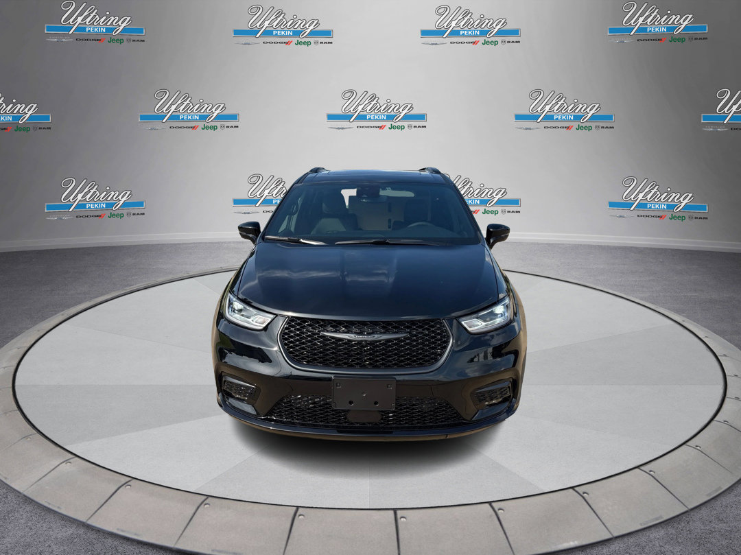 2025 Chrysler Pacifica photo 8