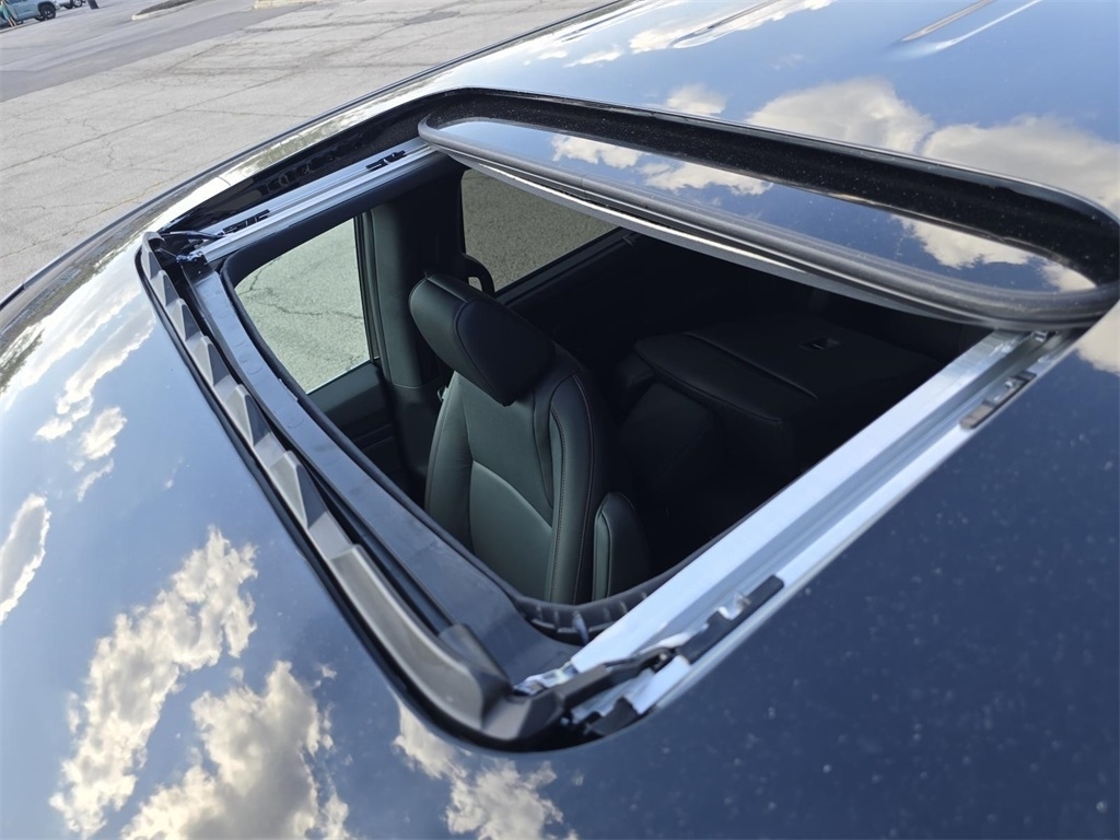 2026 Honda Odyssey photo 2