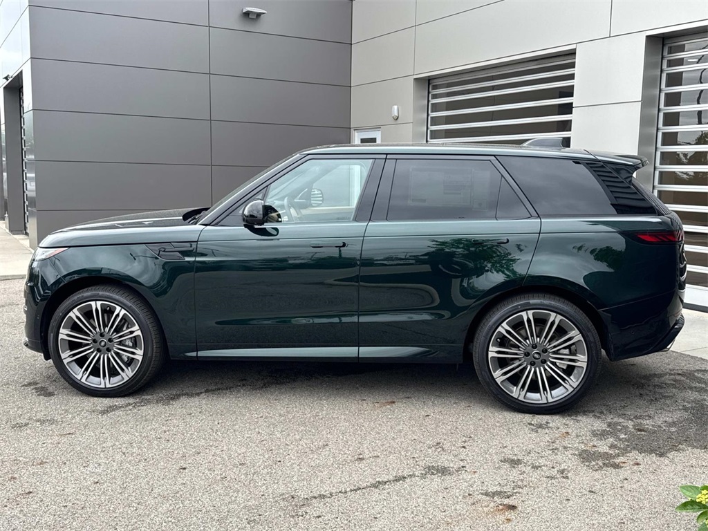 2025 Land Rover Range Rover Sport SE photo 4