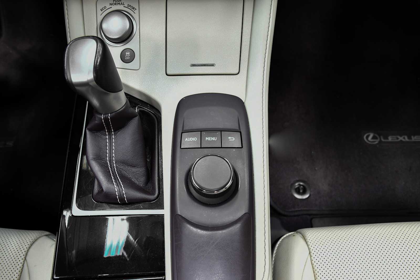 2017 Lexus ES 350 photo 20