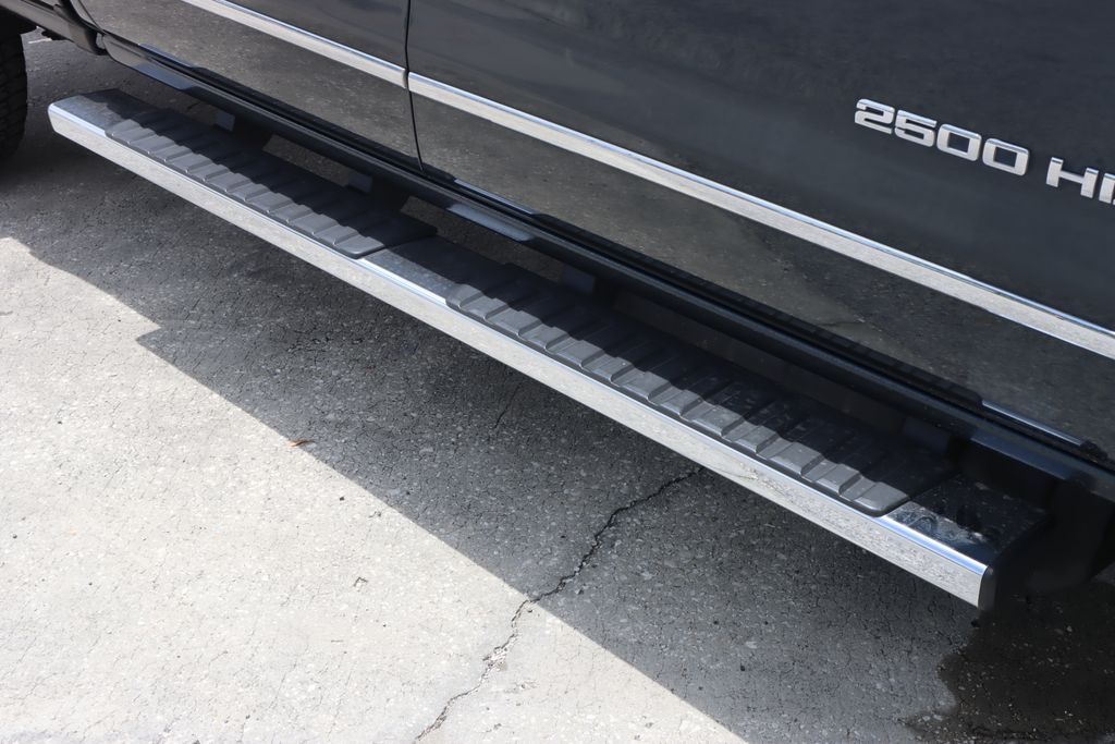 2019 Chevrolet Silverado 2500HD LTZ photo 9