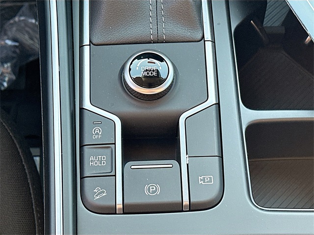 2025 Kia Sorento LX photo 16