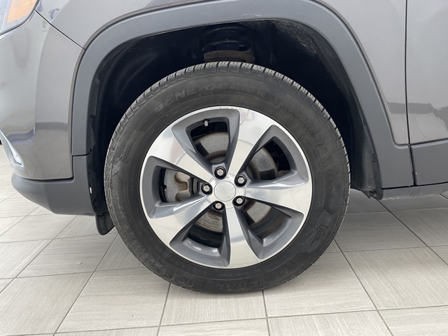 2019 Jeep Cherokee Limited photo 8