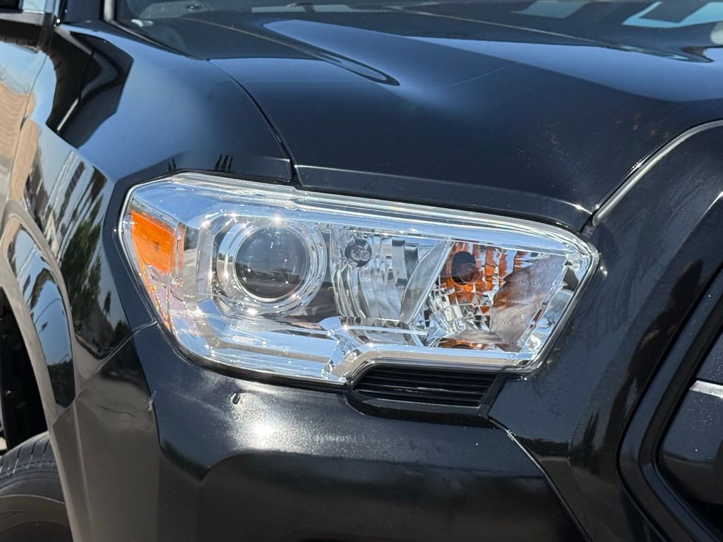 2023 Toyota Tacoma SR photo 4